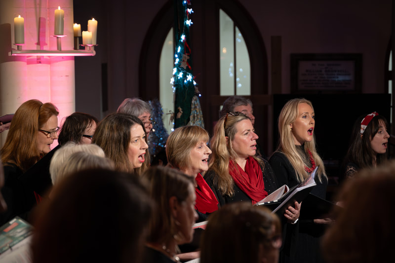 Horizons singers mid-performance